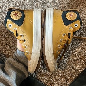 Kids tan Leather converse boots/counter climate - size 12.5